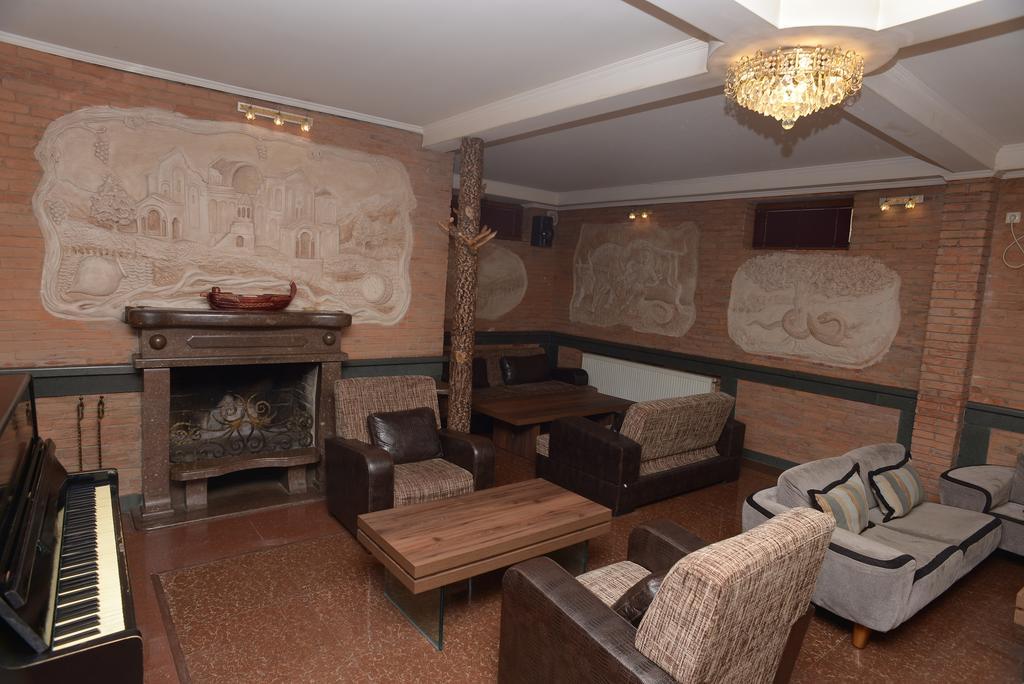 Aeetes Palace Hotel Koetaisi Buitenkant foto