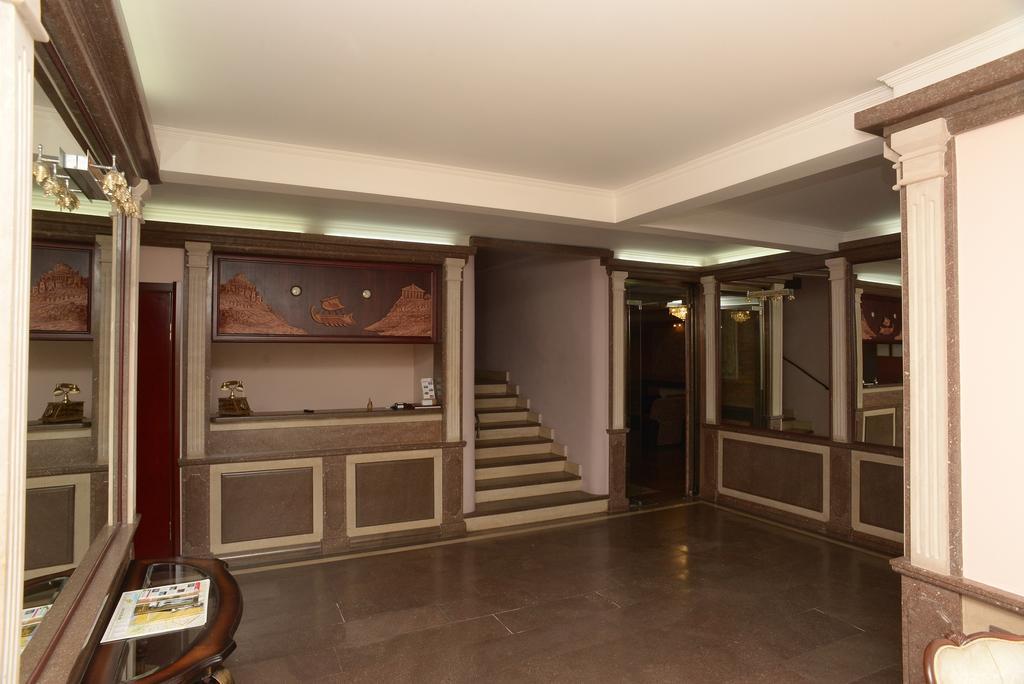 Aeetes Palace Hotel Koetaisi Buitenkant foto