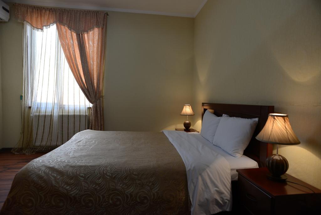 Aeetes Palace Hotel Koetaisi Buitenkant foto