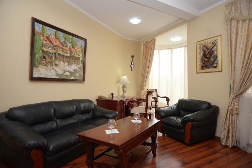 Aeetes Palace Hotel Koetaisi Buitenkant foto